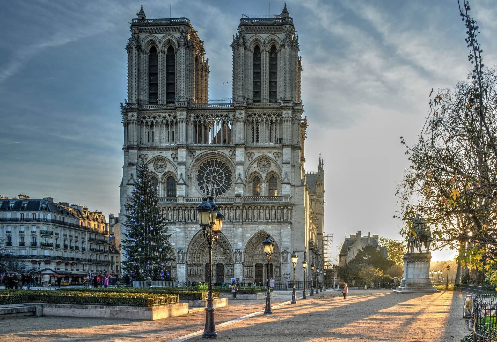 French monuments... Notre-Dame de Paris et Versailles